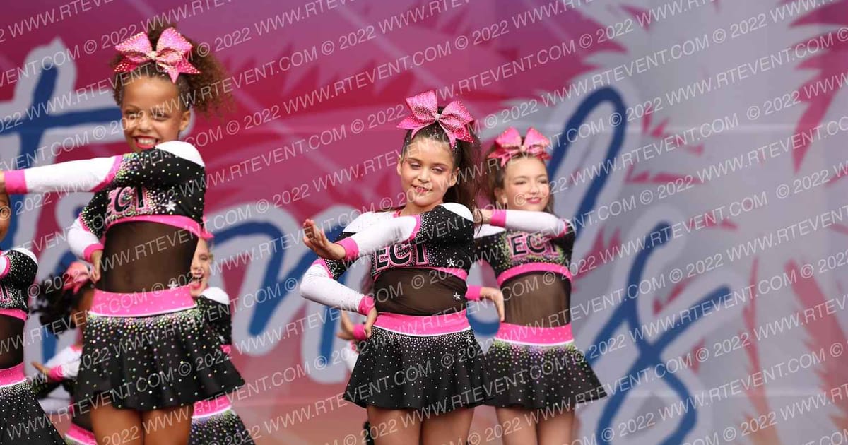 Extreme Cheer and Tumble GREAT WHITES · BEACH NATIONALS