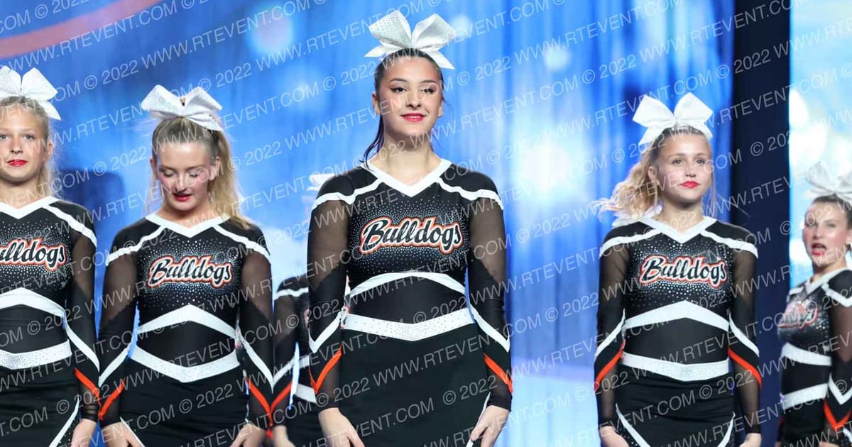 Green Bulldog Cheer Green Bulldogs · Lake Erie National Cheer and Dance Championships