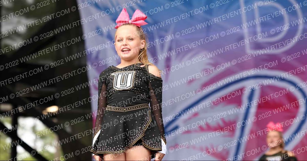 UKnight Tumble and Cheer Pips · BEACH NATIONALS