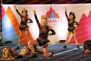Cali Knockout Cheer Golden Gloves