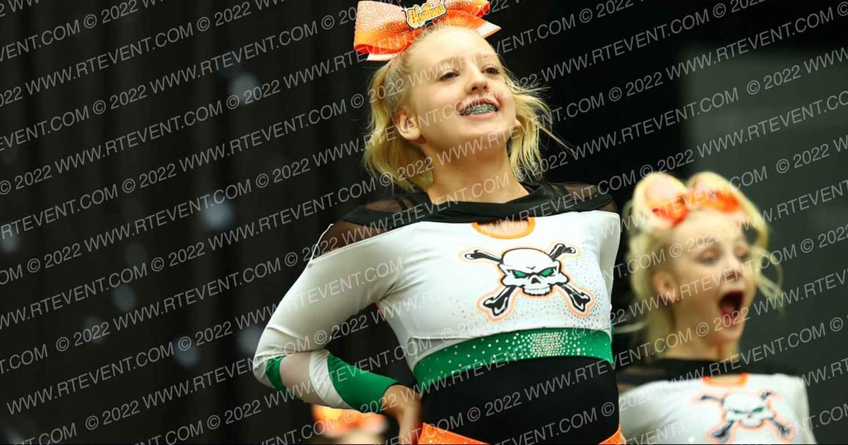 Iowa Elite Cheer - Des Moines Heathens · The US Finals Des Moines