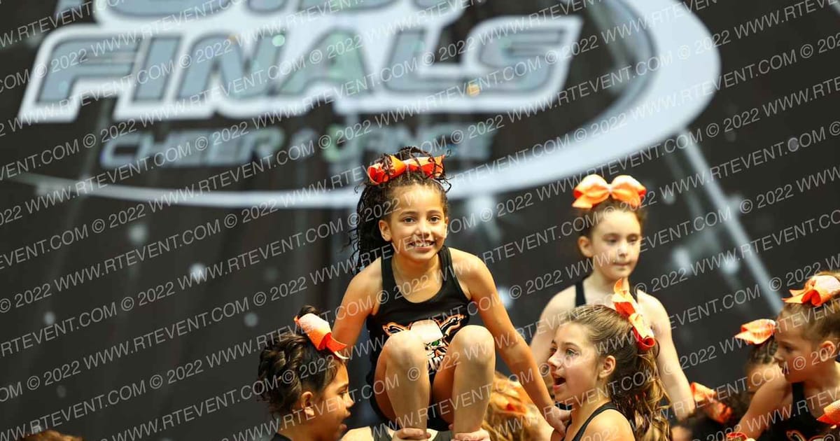 Iowa Elite Cheer of MN MUTINY · The US Finals Des Moines