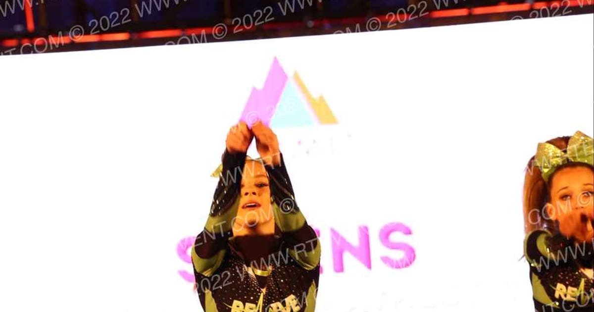 Revive Cheer Athletics Sirens · The West Recreational Summit Sunday
