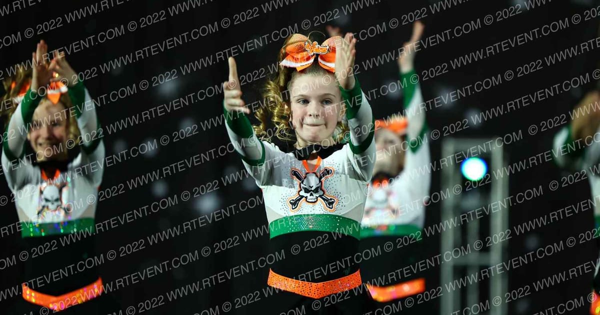 Iowa Elite Cheer - Des Moines Vicious · The US Finals Des Moines