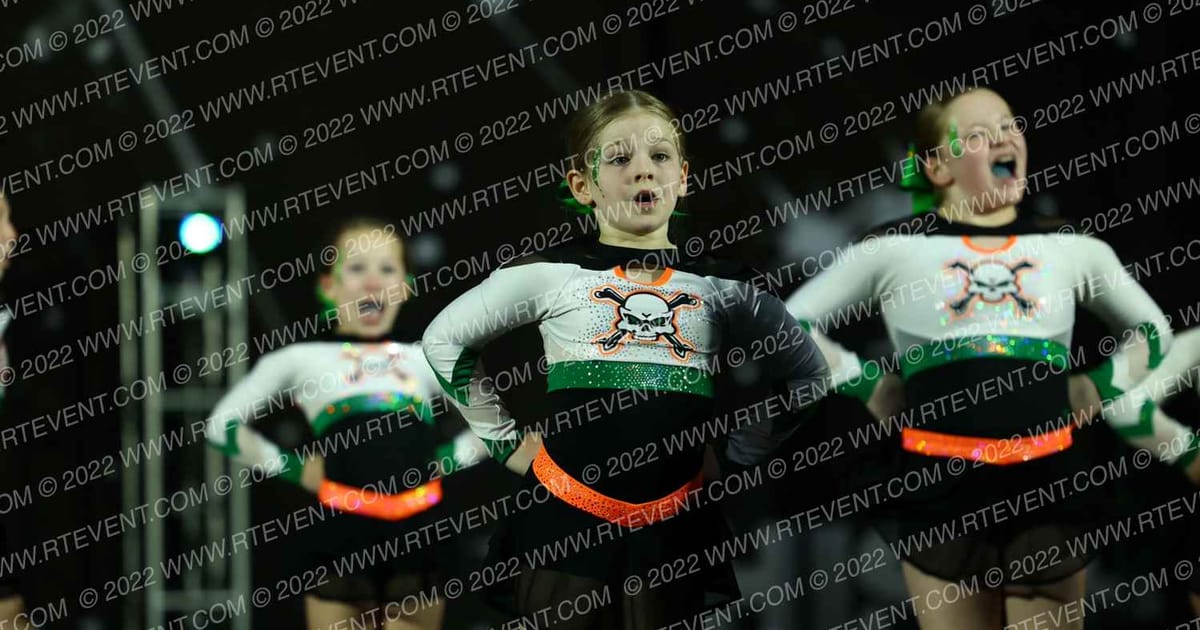 Iowa Elite Cheer - CR Masterminds · The US Finals Des Moines
