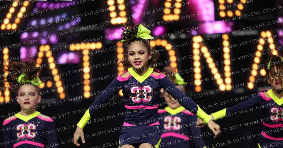 CHEERCATS LV PINK PUMAS · DII Allstar Nationals