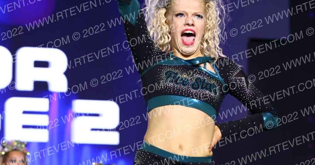 Five Star Athletics Senior Savage 2 · All Star Worlds Tuesday and Thursday