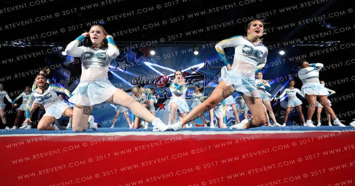 Chesapeake Elite Lady Lux · Holiday Spectacular