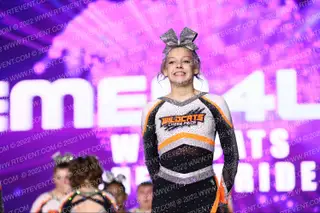 WILDCATS Cheer Pride EMER4LD2