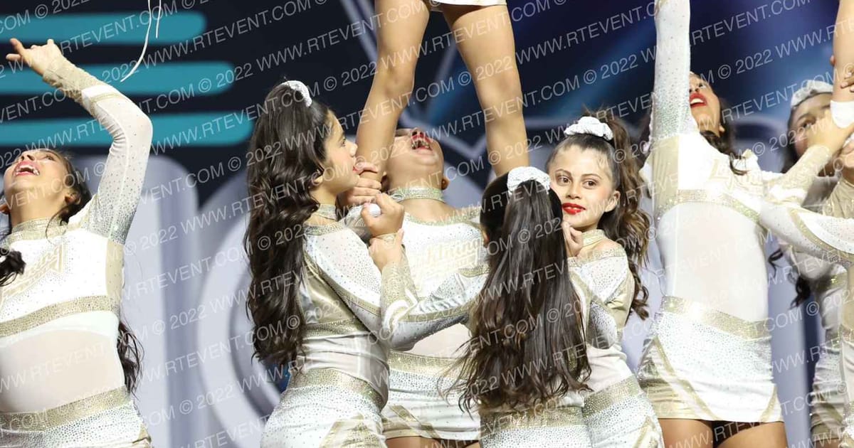LIGHTNING ELITE STARSTRUCK · The Champion