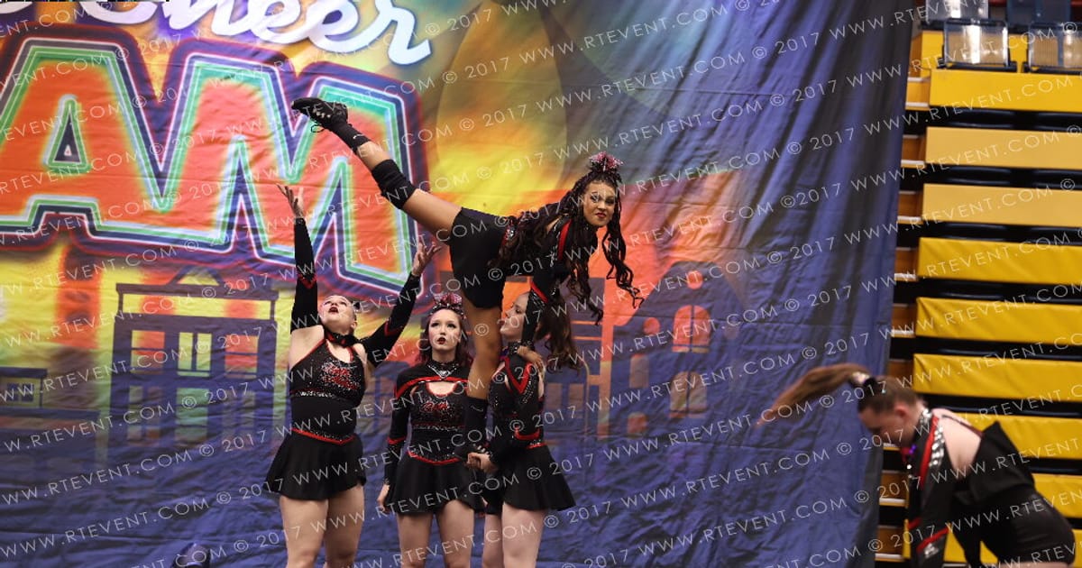 Lieth Allstars Cheerleader LA Fusion · FC Amsterdam