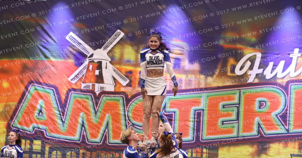 Blue Wolves Cheerleading Midnight · FC Amsterdam