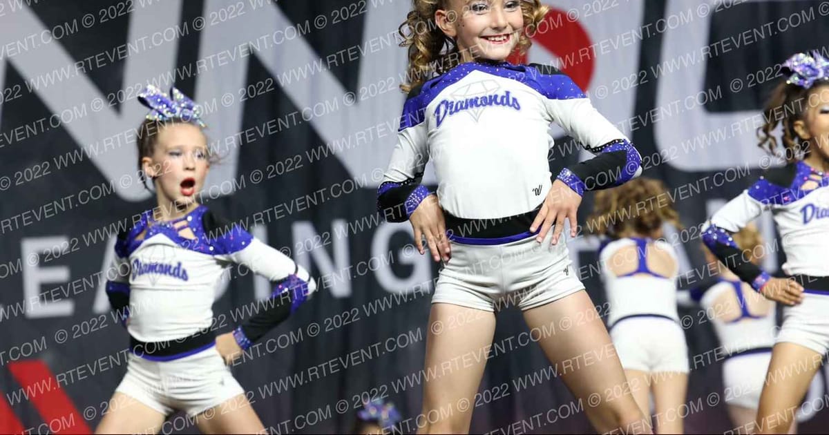 DESERT DIAMONDS MINI MADNESS · The Pinnacle Cheerleading Championship
