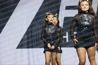 TAHOE ELITE CHEER SNOWBUNNIES
