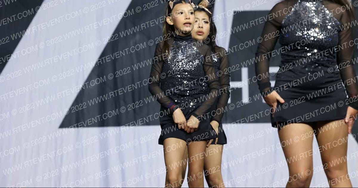 TAHOE ELITE CHEER SNOWBUNNIES · The Pinnacle Cheerleading Championship