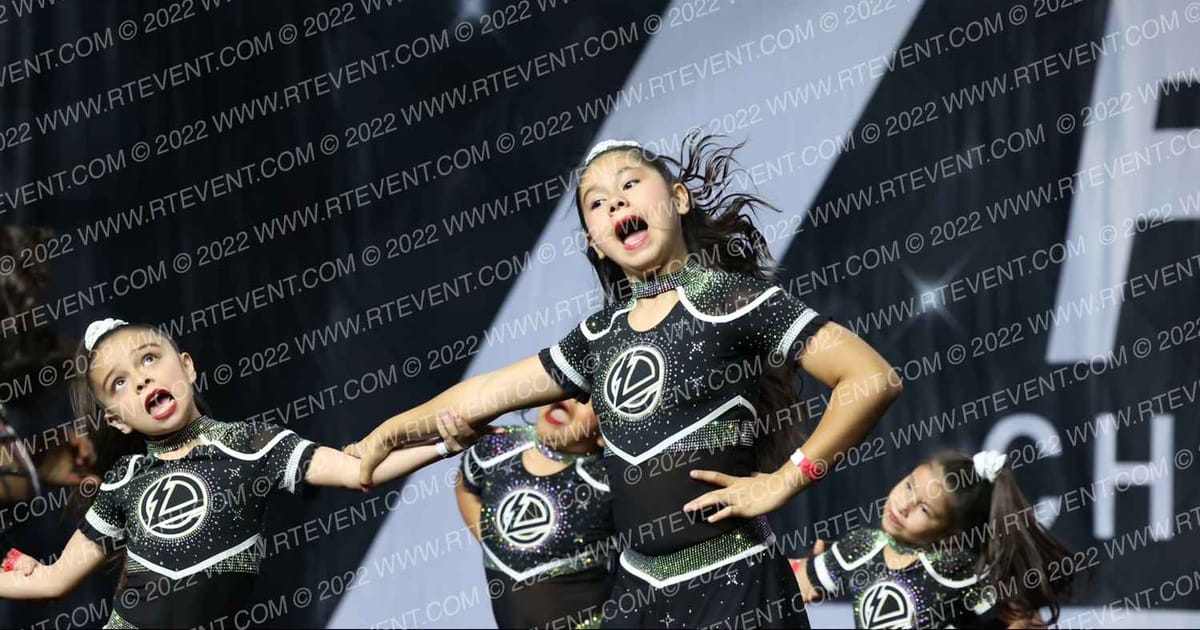 LIGHTNING ELITE RADIANCE · The Pinnacle Cheerleading Championship
