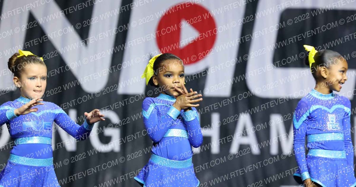 FRESNO ELITE BUMBLEBEE · The Pinnacle Cheerleading Championship