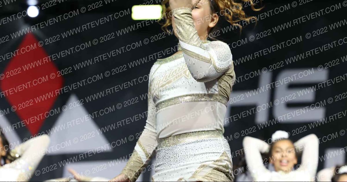 LIGHTNING ELITE STARSTRUCK · The Pinnacle Cheerleading Championship