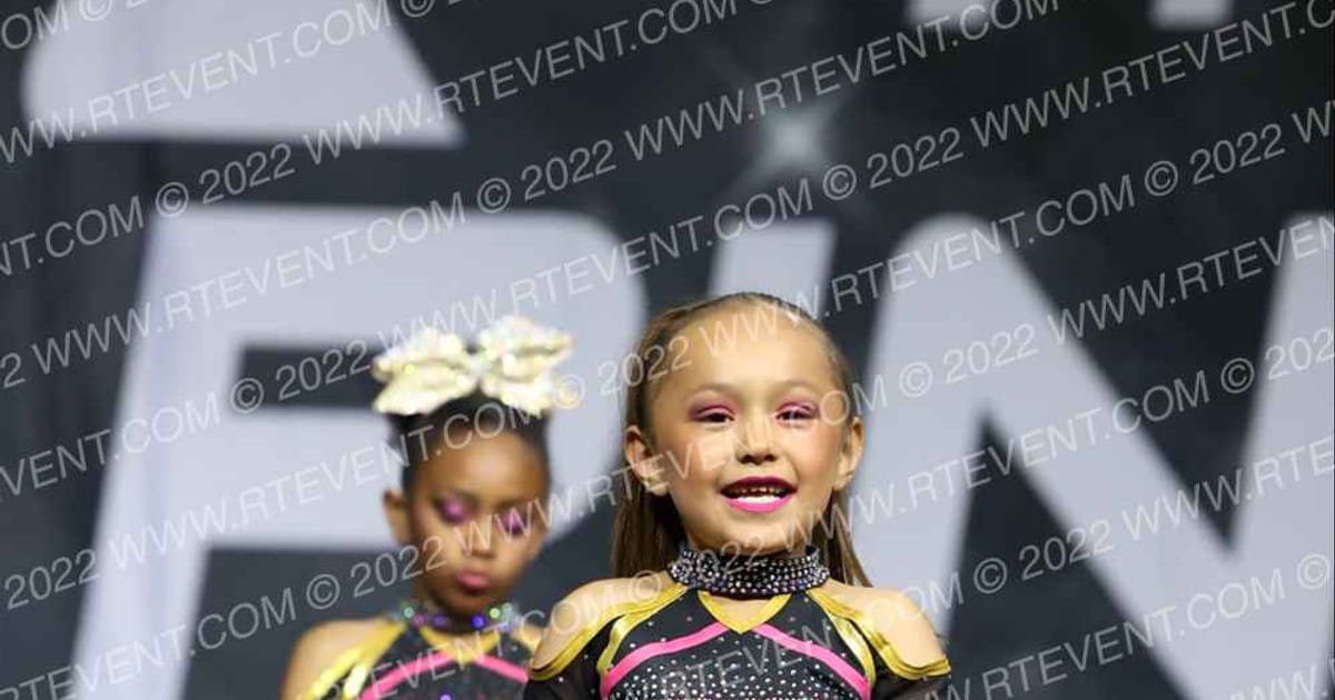 DIAMONDS XTREME MINI MAYHEM · The Pinnacle Cheerleading Championship
