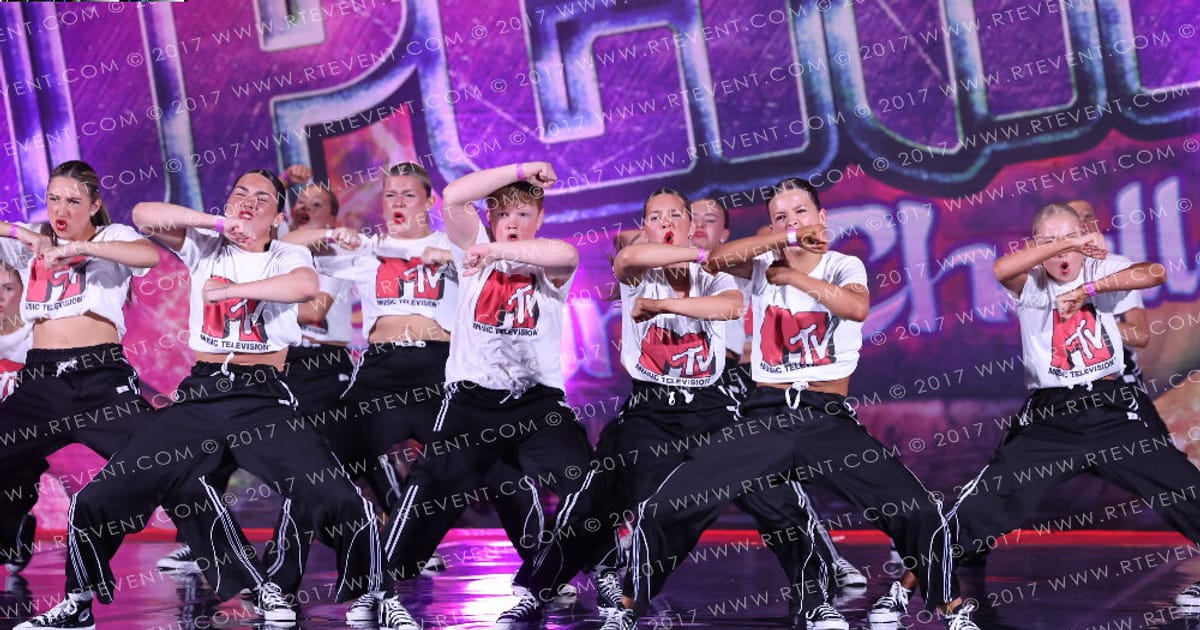 Team Love Cheer CRUSH · Superhero Spirit Challenge