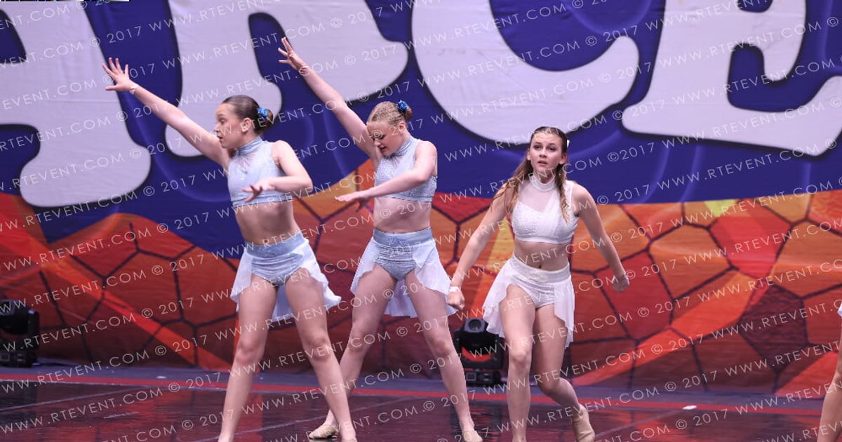 Power Cheer Aurora · FC Barcelona
