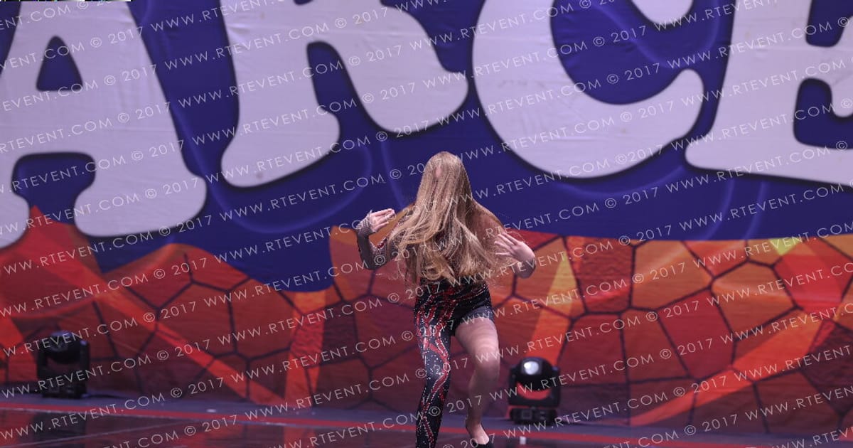 East Coast Warriors cheer and dance Naevia Mowatt · FC Barcelona