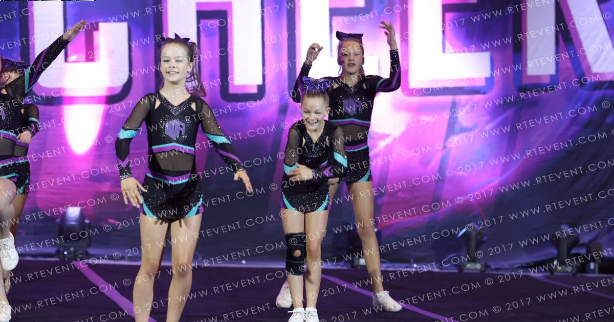 LWA Starlights ELITE · FC Essentials National