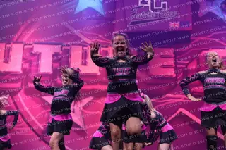 Fusion Cheerleaders Comets
