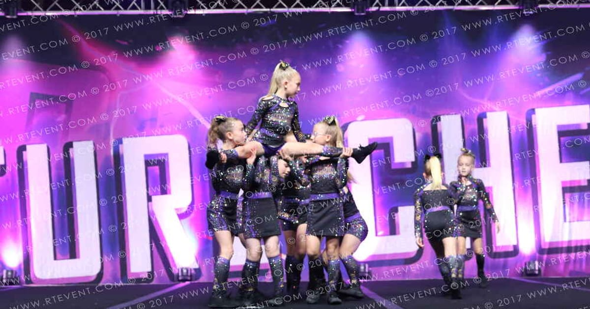 Maximum Cheer Stardust · FC Internationals