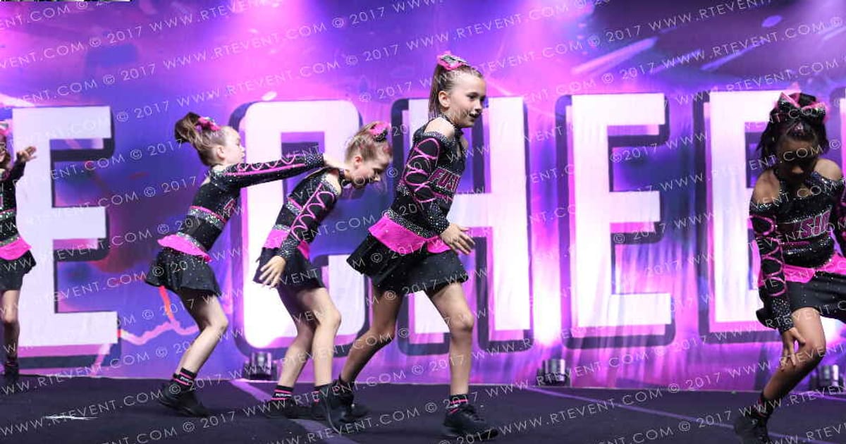 Fusion Cheerleaders Rockets · FC Internationals