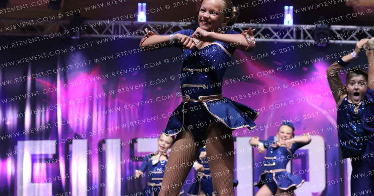 Power Cheer Sparklers · FC Internationals