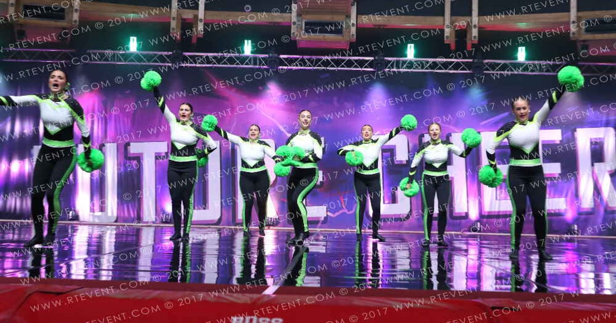 The Hunslet Club Emeralds · FC Internationals