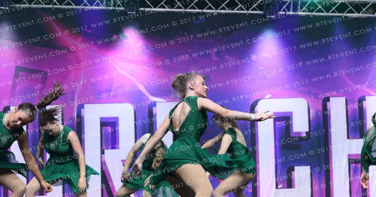 TKT Cheerleading Sapphire · FC Internationals