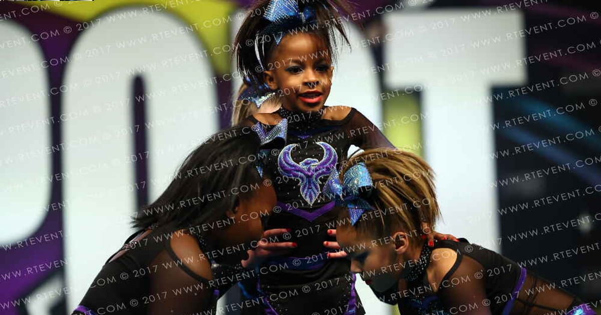 United Elite Drop Shot Divas · CHEERSPORT NATIONALS HALL B3