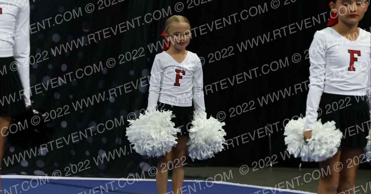 FOWLER YOUTH PEE WEES N MIGHTY MIGHTS SHOW CHEER · Tri County League Championship
