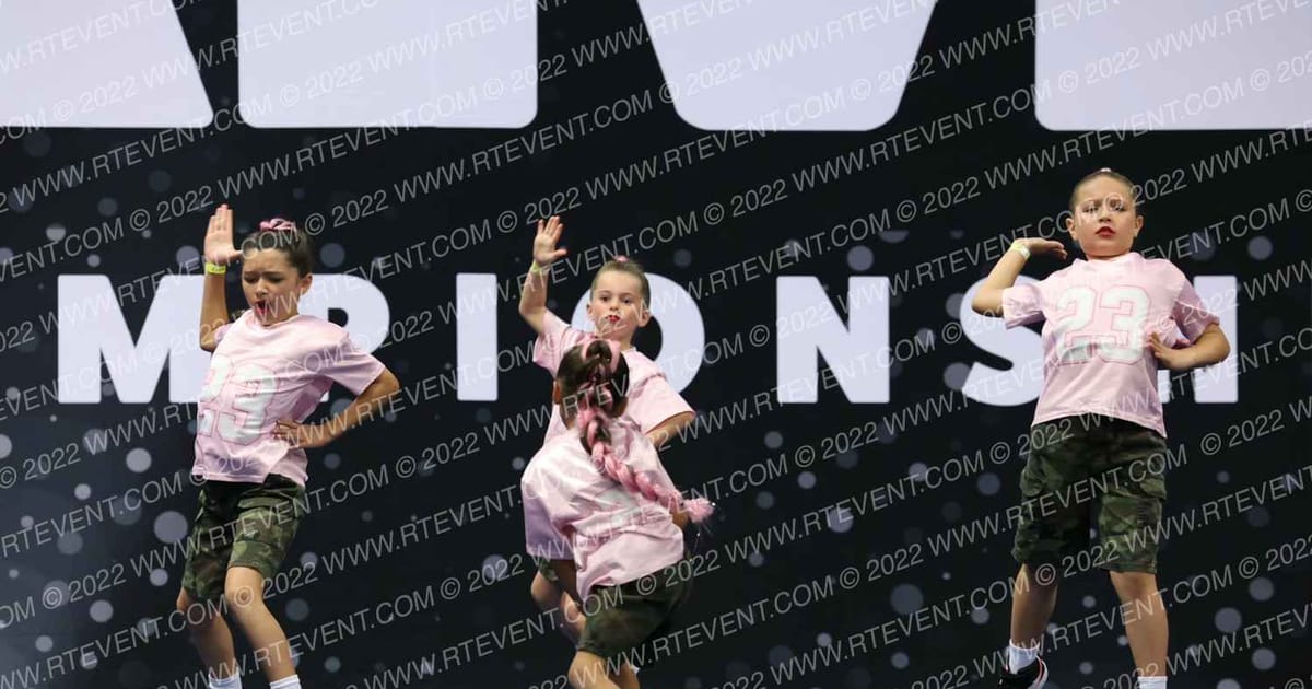 FIREBAUGH FALCON CHEER MIGHTY MITES · Tri County League Championship