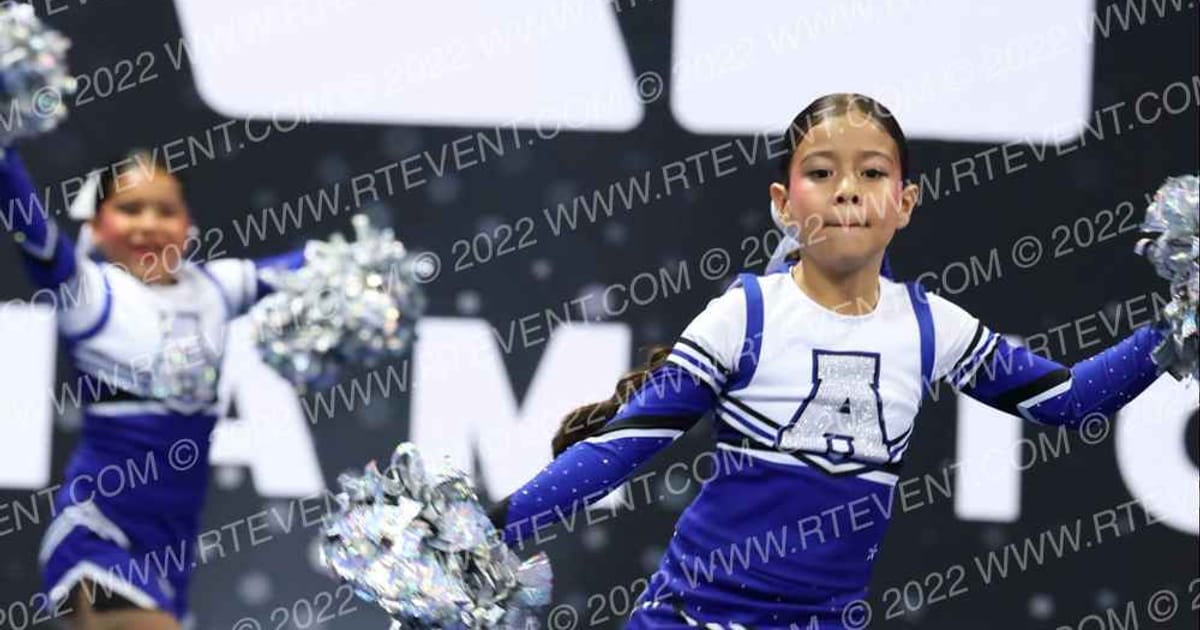 AVENAL YOUTH CHEER PEEWEES · Tri County League Championship