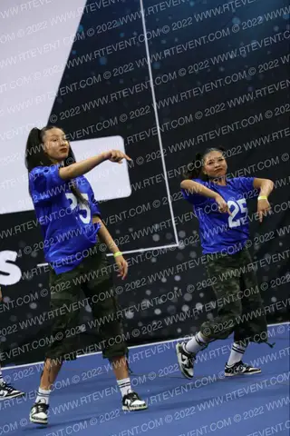 AVENAL YOUTH CHEER SENIORS
