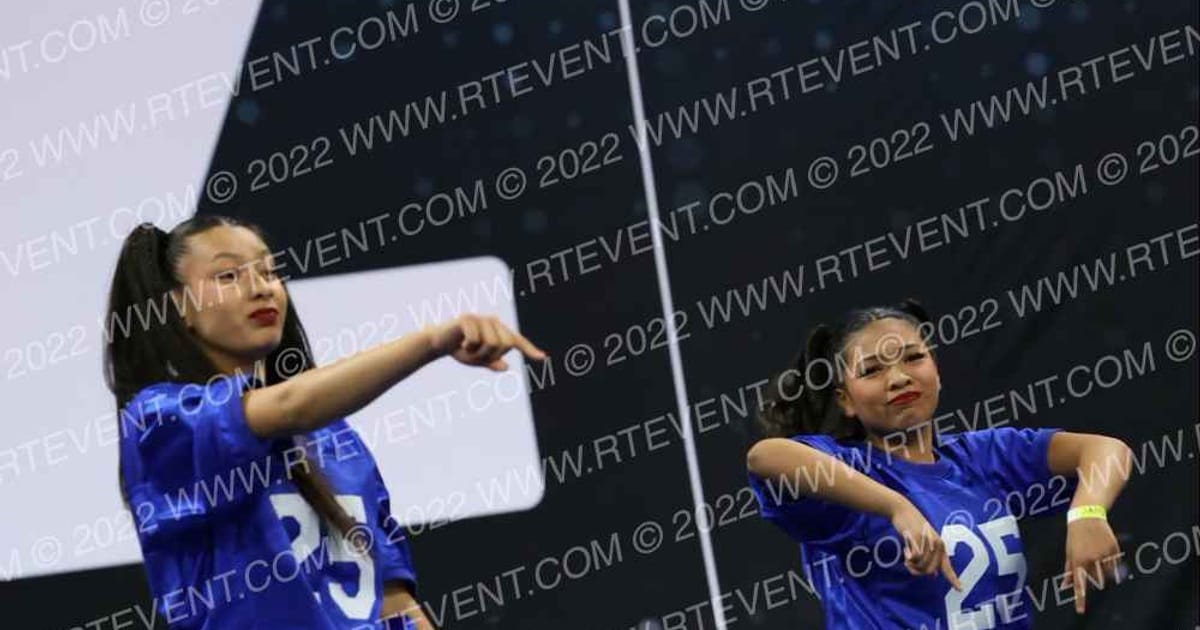 AVENAL YOUTH CHEER SENIORS · Tri County League Championship