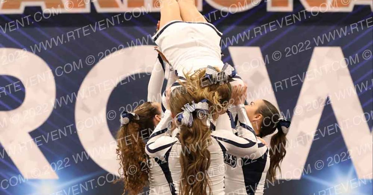 American Leadership Academy Gilbert North JHHS All girl stunt · Arizona Crown