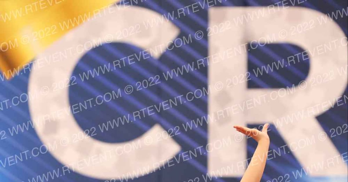 Gilbert High School - POM Golden Pommettes 2 · Arizona Crown