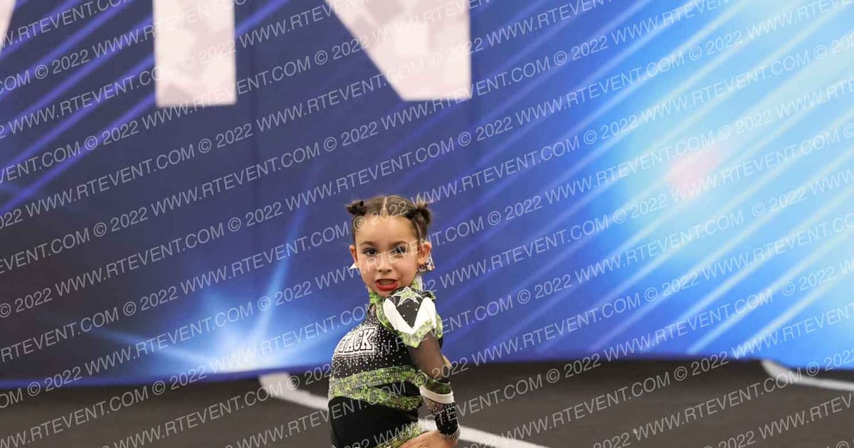 Attack Cheer Elite Aspen Heaton · Arizona Crown