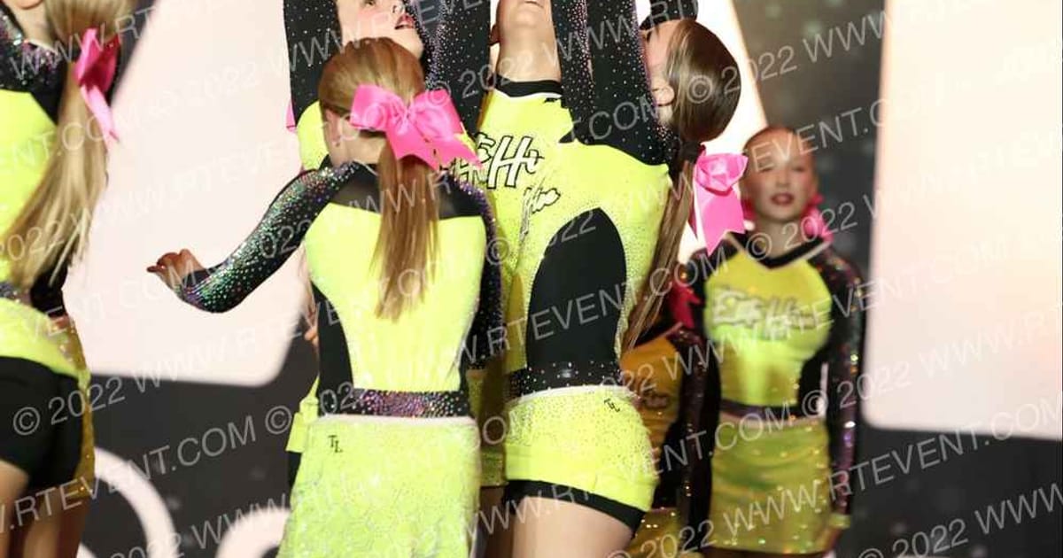ELITE HIVE CHEER LADY REIGN · Battle at the Capitol