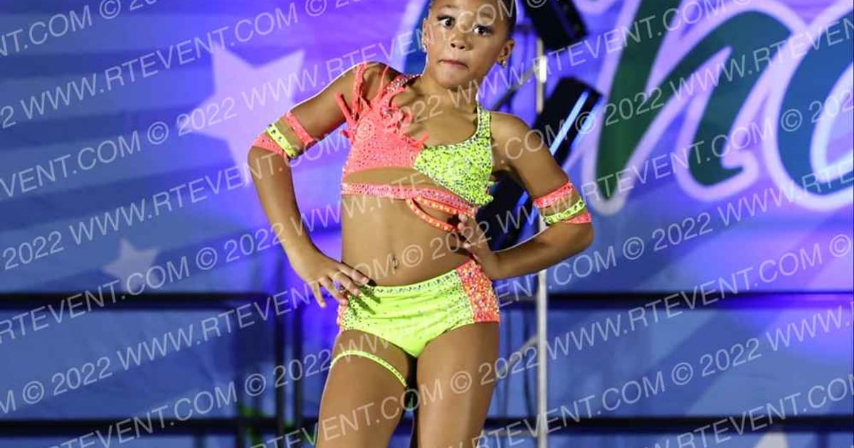 Iowa Elite Dance Team Emeryn Avant · Nations Choice Dance Grand Cheer Showdown