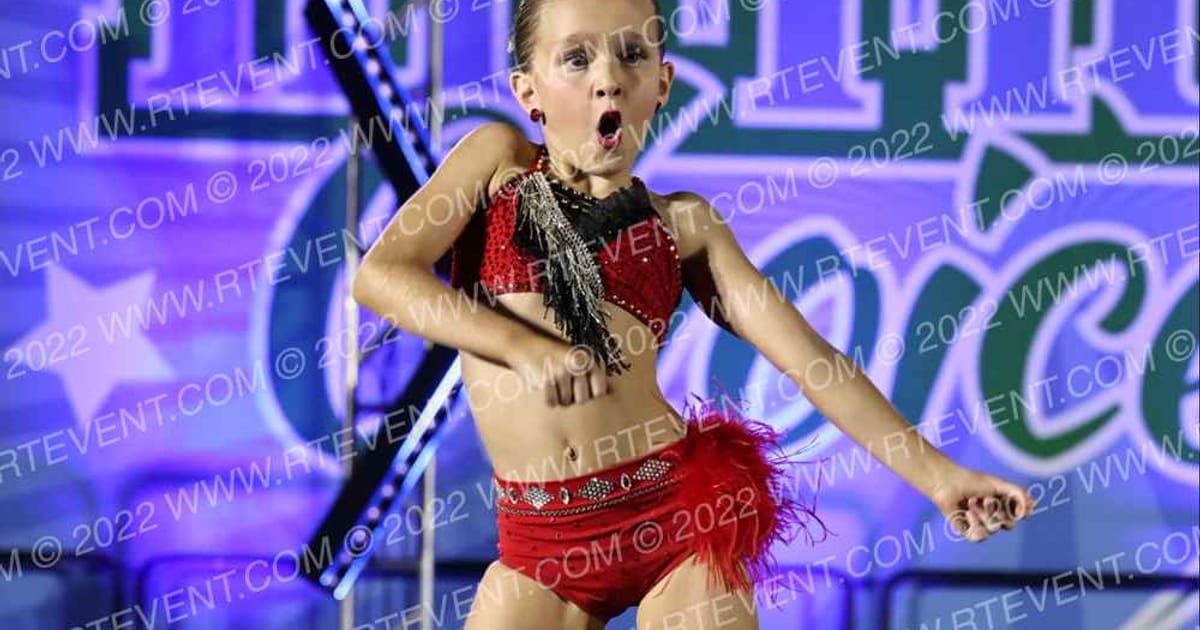 Iowa Elite Dance Team Isabelle Schauer & Cooper DuBord · Nations Choice Dance Grand Cheer Showdown