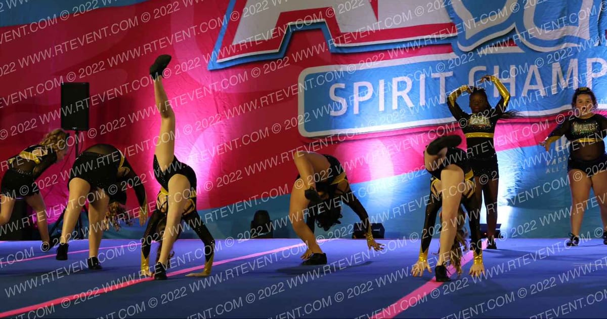 Hornets Competitive Cheerleading Sassy Stingers · ALOHA Trenton Showdown