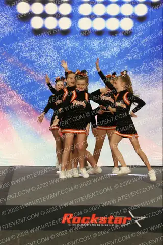 Pirates Cheerleading Club Junior Elite