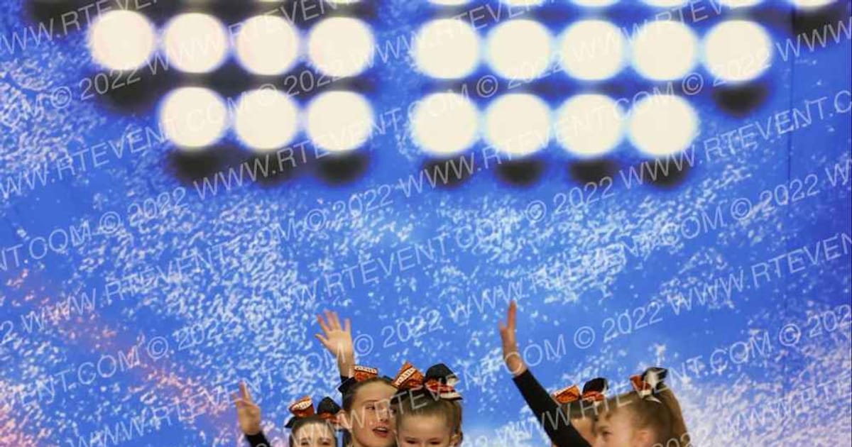 Pirates Cheerleading Club Junior Elite · KC Classic