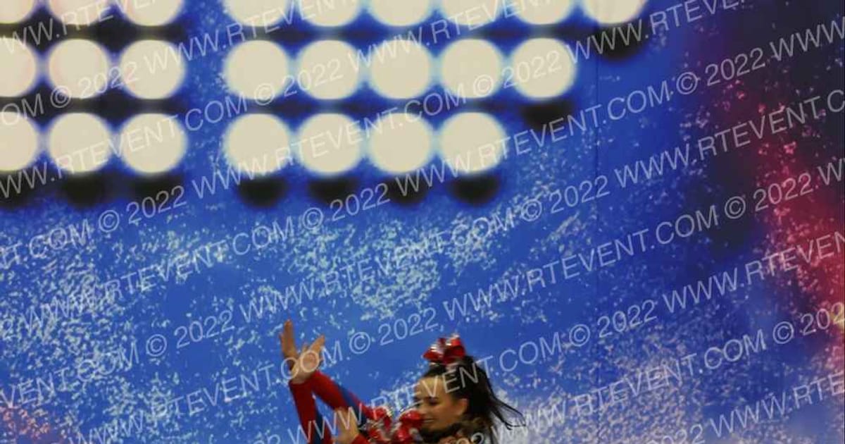 Hiawatha Cheer Club · KC Classic