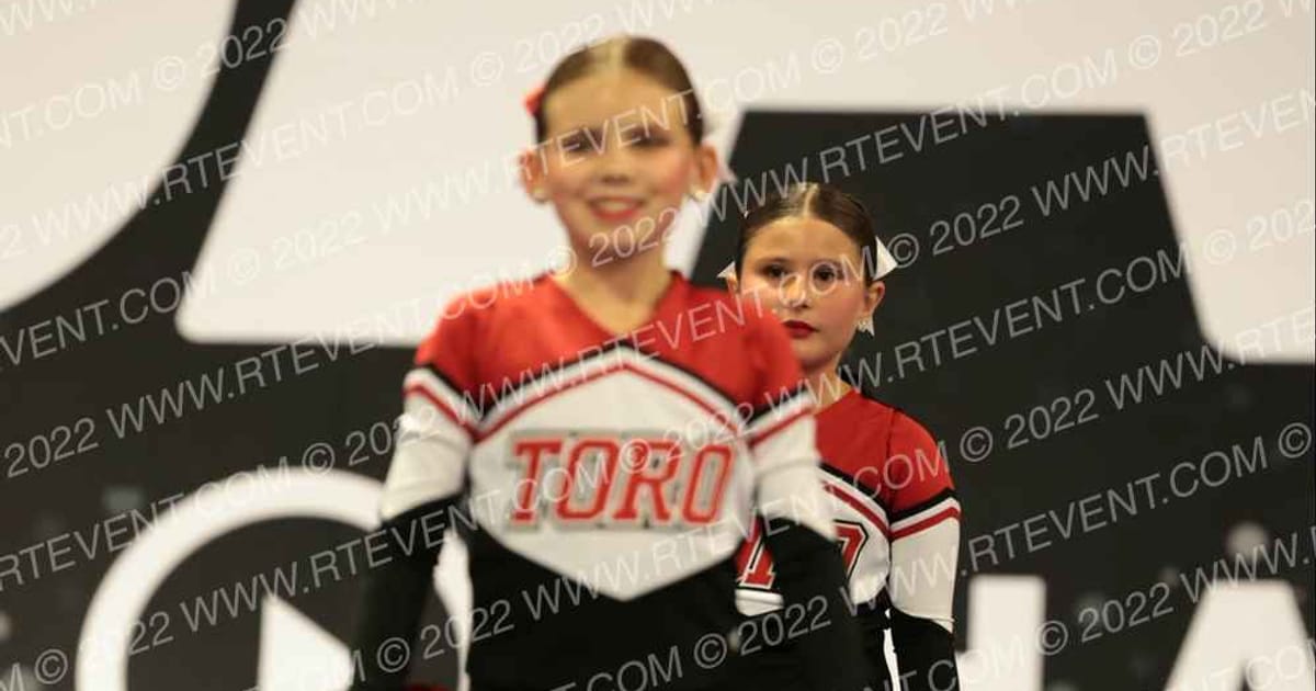 TORO BULLS PEE WEE CHEER · Royal Valley Championship